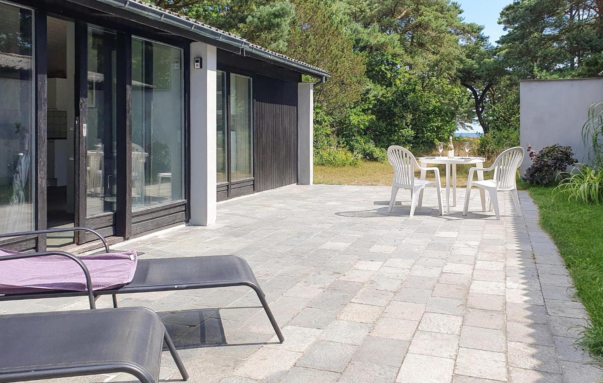 3 Bedroom Awesome Home In Neksø Exteriör bild