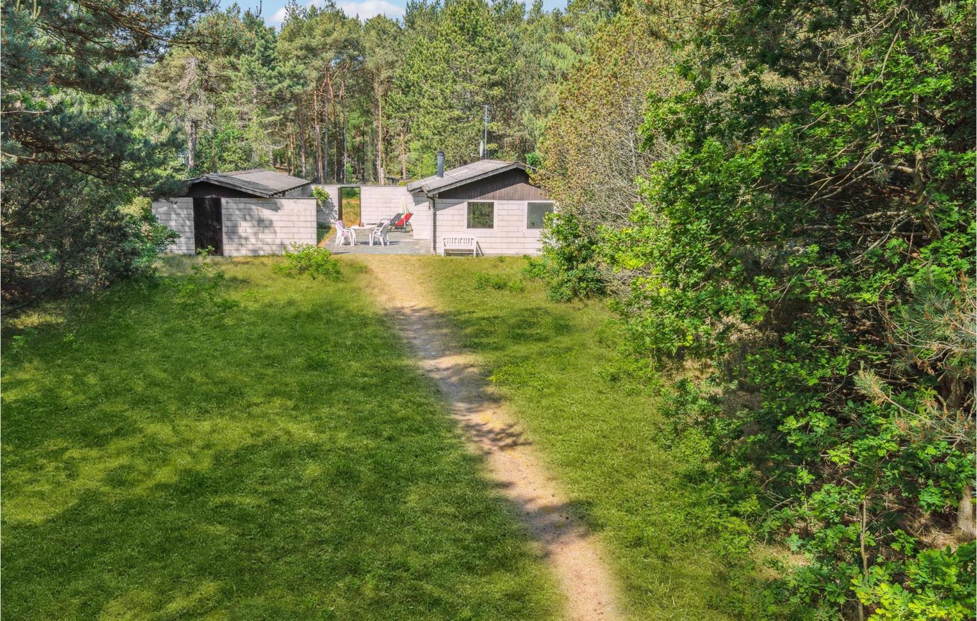 3 Bedroom Awesome Home In Neksø Exteriör bild